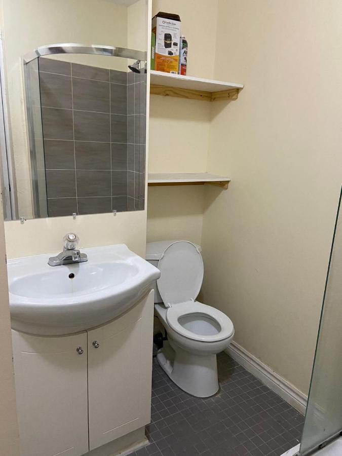 Triple Room With En Suite Bathroom 0361 Toronto Exterior foto